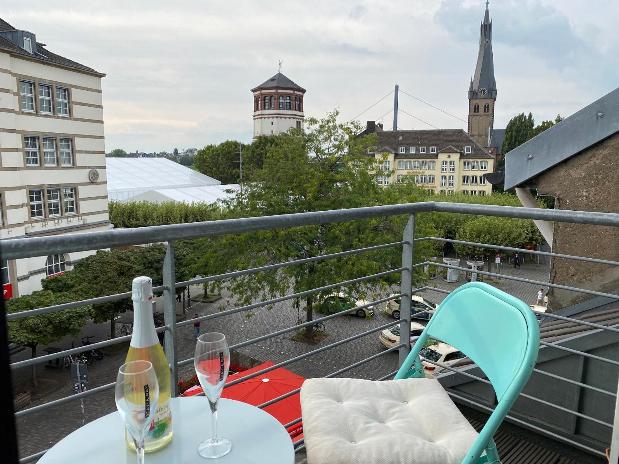 Avi City Burgplatz Apartments Дюссельдорф Екстер'єр фото